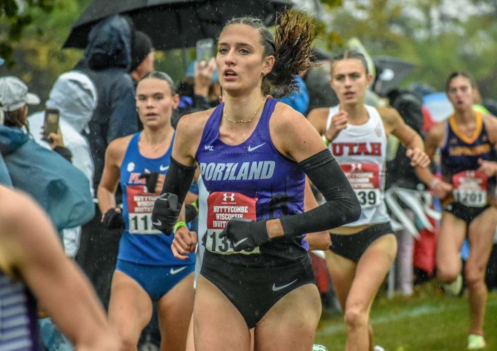 Laura Pellicoro negli 800 metri con la maglia di Portland.