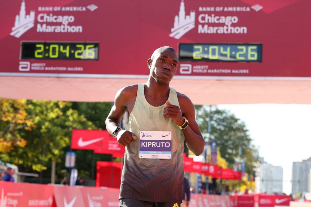 Benson Kipruto alla maratona di Londra.