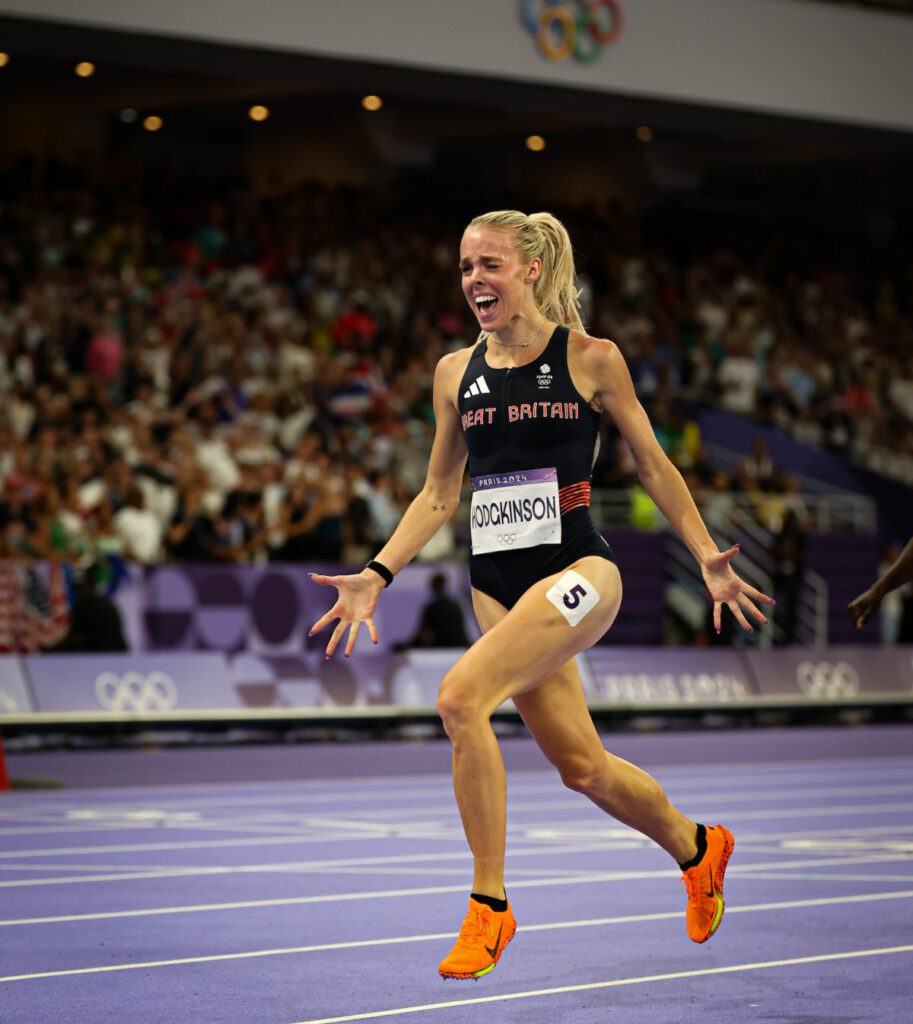 Keely Hodgkinson campionessa olimpica degli 800 metri.