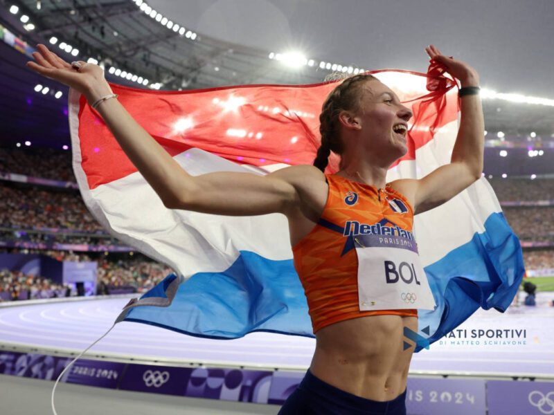 Femke Bol oro a Parigi nella staffetta 4x400.