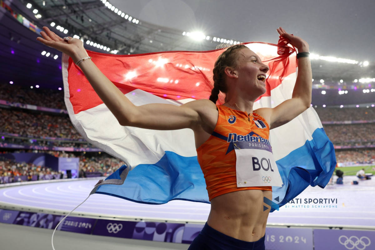 Femke Bol oro a Parigi nella staffetta 4x400.